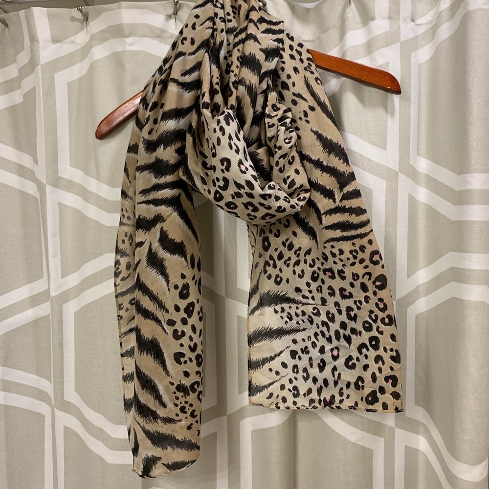 H&M leopard print scarf shawl